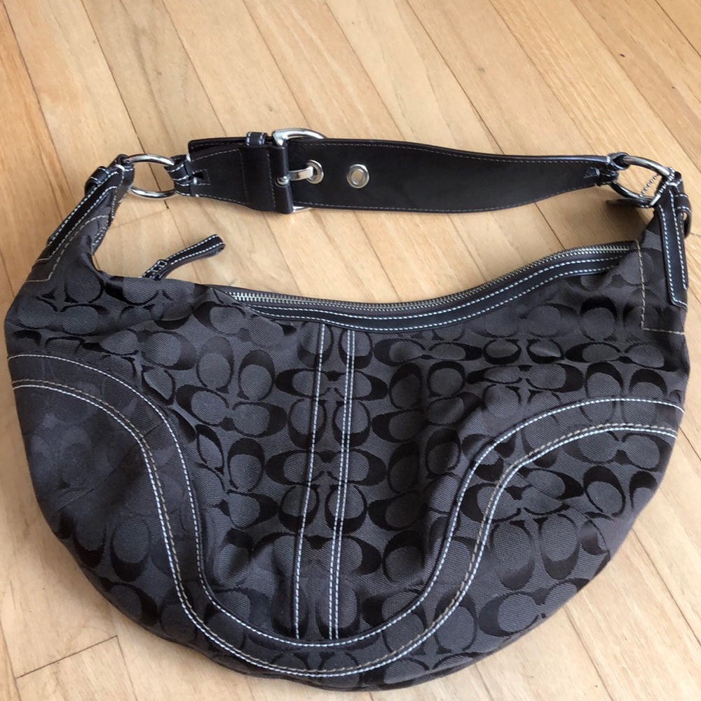 Coach hobo shoulder bag in brown